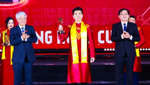 Doanh nhân Đỗ Quang Vinh được vinh danh trong TOP 10 Giải thưởng Sao Đỏ 2025