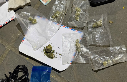 Chạy xe không biển kiểm soát, đối tượng “sa lưới” 141 cùng 7 túi cần sa