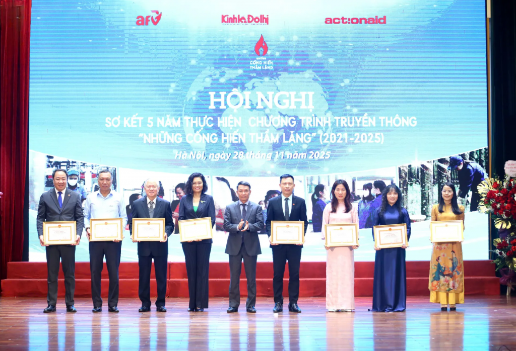 Đã có 8 tập thể, cá nhân được trao Bằng khen của UBND TP vì những đóng góp tích cực cho hoạt động của Chương trình