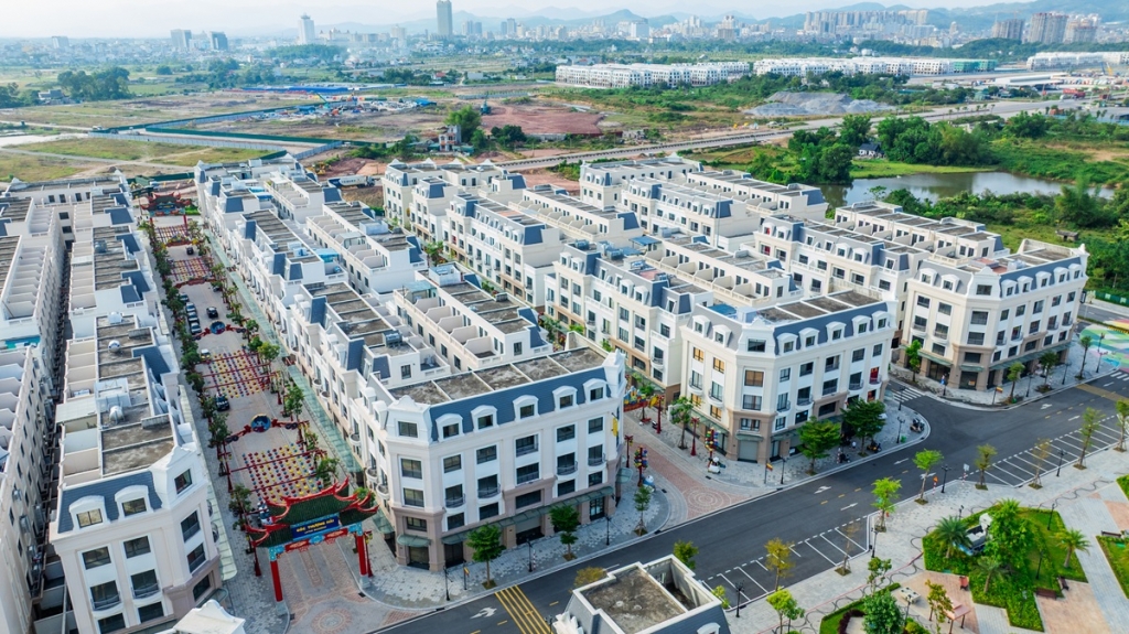 Asia Vibe là đại diện cho sự chuyển mình từ mậu dịch vùng biên sang giao thương quốc tế tại Móng Cái