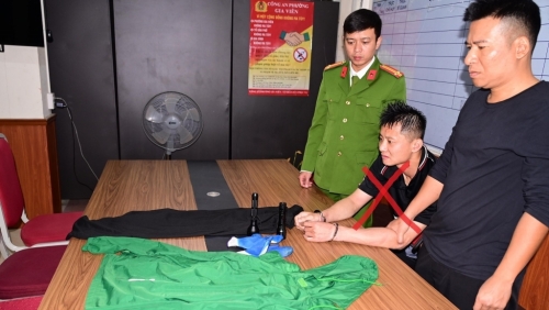 Bắt đối tượng đập phá kính 3 ô tô để trộm cắp ở Hải Phòng