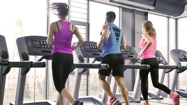 Bài tập chạy bộ 20 phút trên máy giúp tăng cường sức khỏe sau tuổi 50