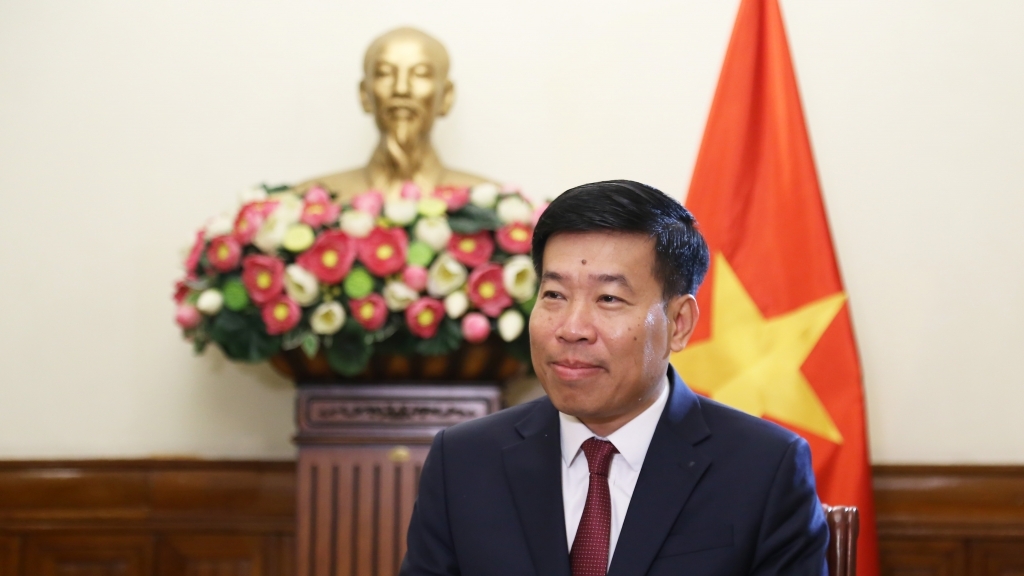 Việt Nam - Lào chính là mối quan hệ chính trị - ngoại giao gắn bó, tin cậy cao