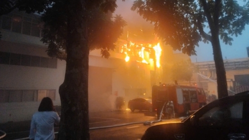 Cháy tại Nhà máy Bia Hà Nội lúc rạng sáng