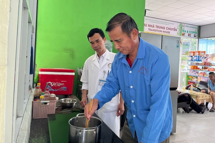 “Nhà Trung Chuyển” – Cầu nối nhân văn giữa điều trị và cuộc sống