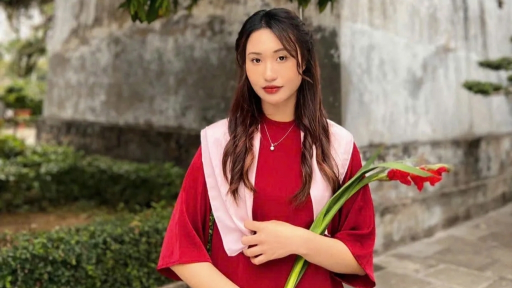 Nữ sinh nỗ lực vượt khó để giành tấm bằng loại xuất sắc