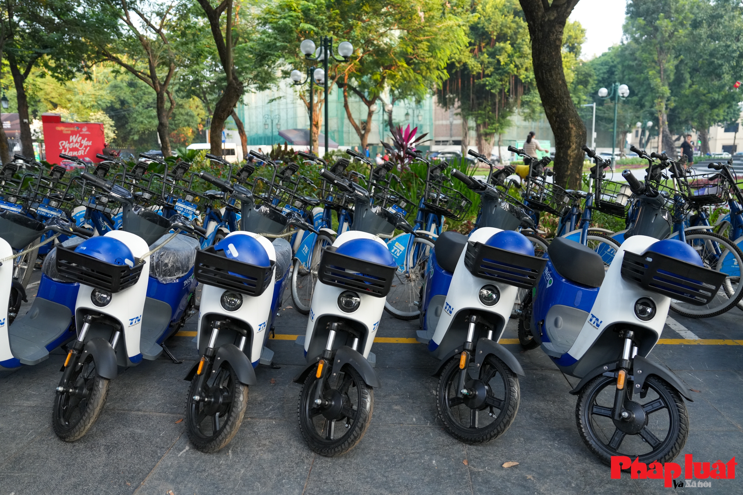 Hà Nội lần đầu đưa vào hoạt động xe điện hai bánh công cộng