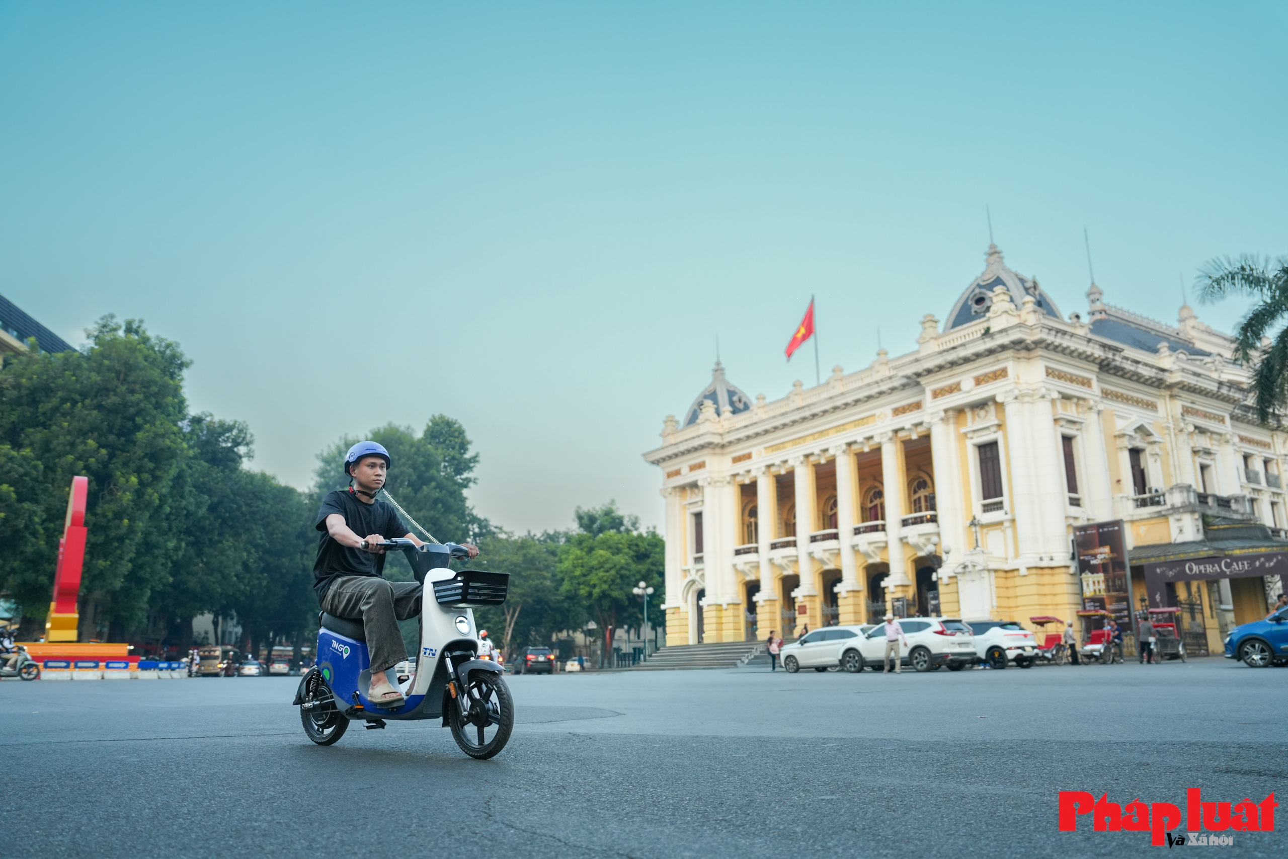 Hà Nội lần đầu đưa vào hoạt động xe điện hai bánh công cộng