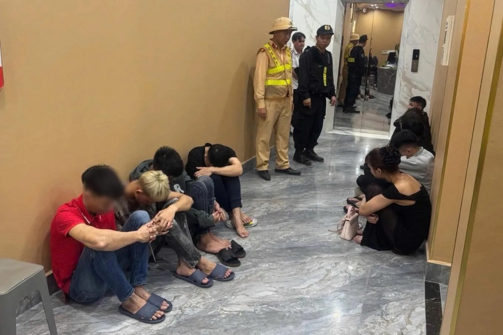 Vụ triệt phá loạt ổ mại dâm núp bóng karaoke: Xử lý nhiều tội danh?