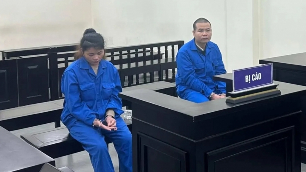 Trả ngày công lao động bằng… ma túy