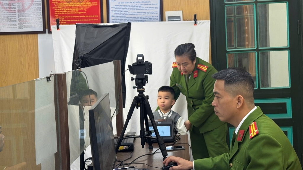 Hà Nội tăng tốc cấp căn cước công dân cho học sinh