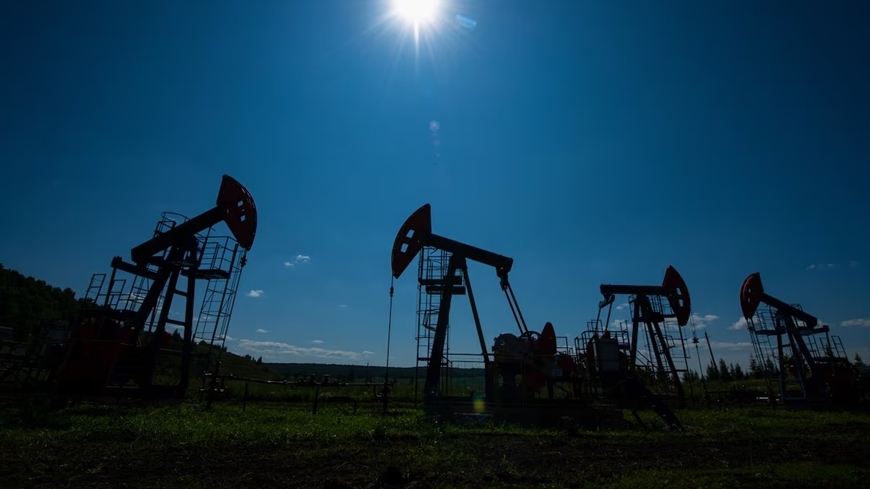 Giá xăng dầu hôm nay 5/12/2025: giá dầu thế giới tiếp tục tăng