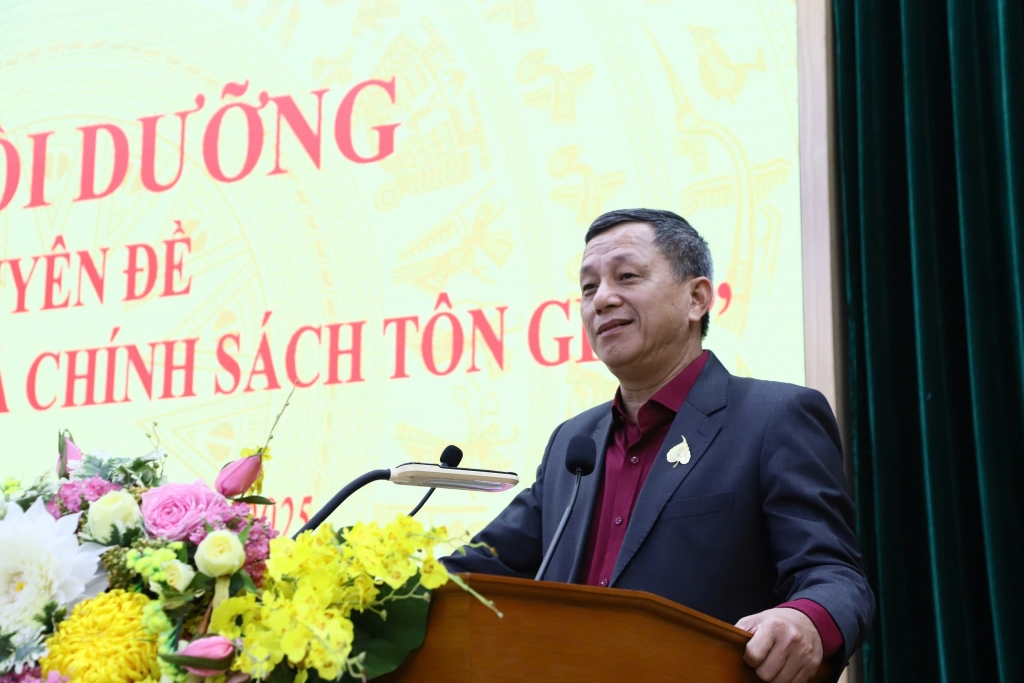 Bồi dưỡng chuyên đề vấn đề tôn giáo và chính sách tôn giáo cho các bí thư chi bộ phường Hoàn Kiếm, Cửa Nam Bồi dưỡng chuyên đề vấn đề tôn giáo và chính sách tôn giáo cho các bí thư chi bộ phường Hoàn Kiếm, Cửa Nam