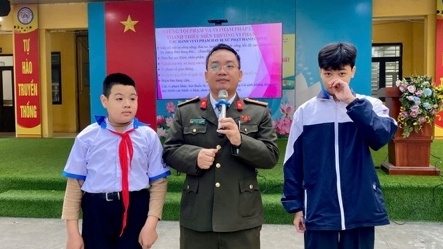 Công an xã phối hợp trường học siết chặt tuyên truyền pháp luật cho thanh thiếu niên