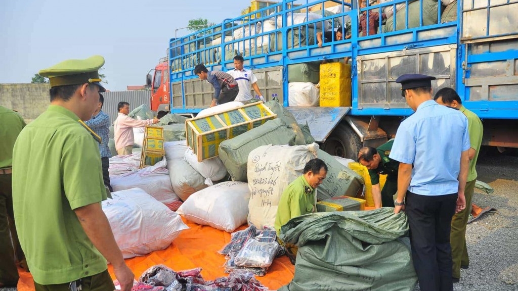 Kiên quyết phòng ngừa, đấu tranh, đẩy lùi buôn lậu, gian lận thương mại, hàng giả
