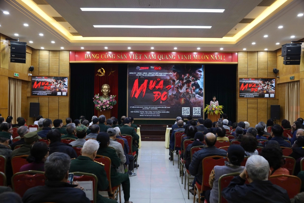 Phường Hoàn Kiếm tổ chức sinh hoạt chính trị thông qua bộ phim “Mưa đỏ” Phường Hoàn Kiếm tổ chức sinh hoạt chính trị thông qua bộ phim “Mưa đỏ”