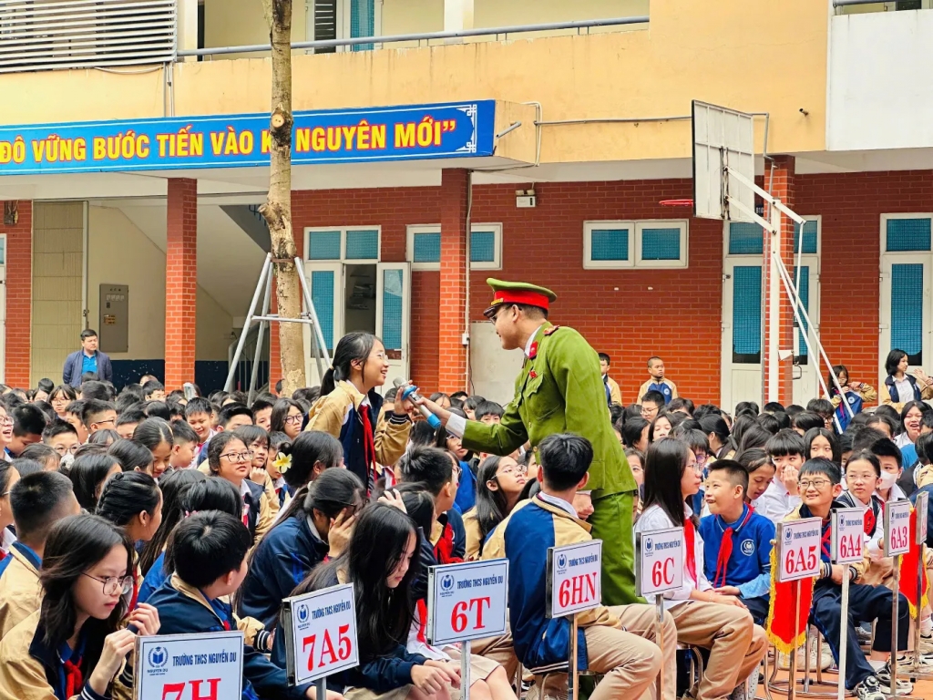 Nâng cao ý thức pháp luật trong trường học Nâng cao ý thức pháp luật trong trường học