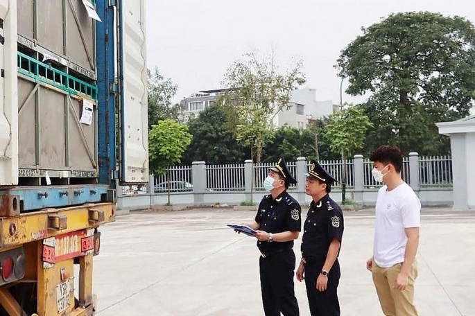 Gần 2.200 vụ buôn lậu, gian lận thương mại bị xử lý trong tháng 11/2025