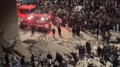 Sập 2 ngôi nhà liền kề trong đêm khiến 19 người đã tử vong