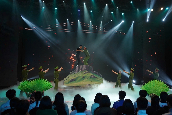 Gala “Trường học không ma túy” mùa 3 năm 2025 diễn ra đầy cảm xúc và bùng nổ Gala “Trường học không ma túy” mùa 3 năm 2025 diễn ra đầy cảm xúc và bùng nổ