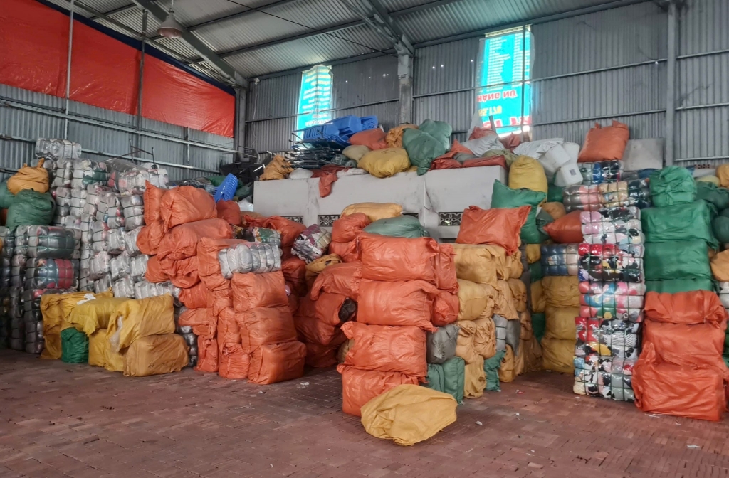 Kho hàng chứa hàng hoá không rõ nguồn gốc, xuất xứ của bà Nguyễn Thị Nhàn, phường Kiến An, Hải Phòng Kho hàng chứa hàng hoá không rõ nguồn gốc, xuất xứ của bà Nguyễn Thị Nhàn, phường Kiến An, Hải Phòng