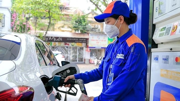 Giá xăng dầu trong nước đồng loạt giảm từ chiều 12/11