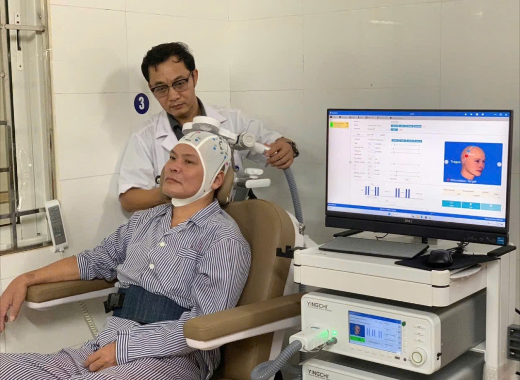 Áp dụng kỹ thuật hiện đại để điều trị hiệu quả cho người bệnh Áp dụng kỹ thuật hiện đại để điều trị hiệu quả cho người bệnh