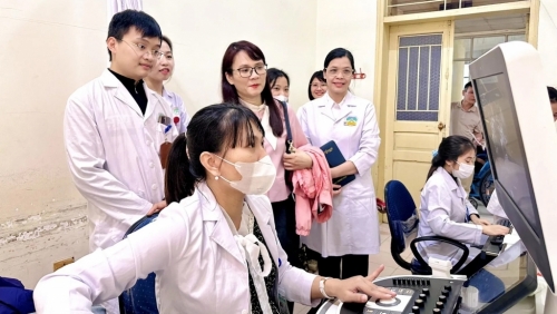 Nâng chuẩn chuyên môn, phục vụ tốt hơn nhu cầu người bệnh