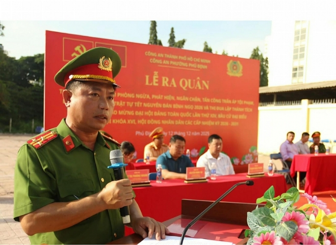 Thượng tá Lê Bá Ngọc – Trưởng Công an phường Phú Định phát biểu tại buổi lễ, Ảnh CACC Thượng tá Lê Bá Ngọc – Trưởng Công an phường Phú Định phát biểu tại buổi lễ, Ảnh CACC