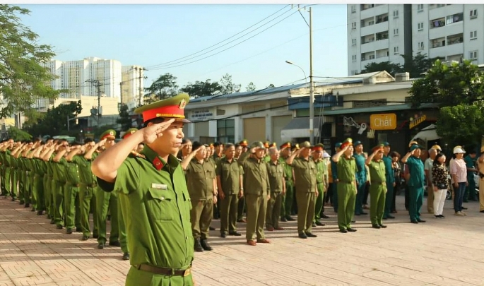 Công an phường Phú Định ra quân cao điểm đảm bảo ANTT Tết Nguyên đán Bính Ngọ 2026 Công an phường Phú Định ra quân cao điểm đảm bảo ANTT Tết Nguyên đán Bính Ngọ 2026