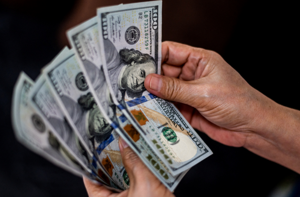 Đồng USD lao dốc mạnh nhất từ năm 2017: Áp lực gia tăng sau khi Fed cắt giảm lãi suất Đồng USD lao dốc mạnh nhất từ năm 2017: Áp lực gia tăng sau khi Fed cắt giảm lãi suất