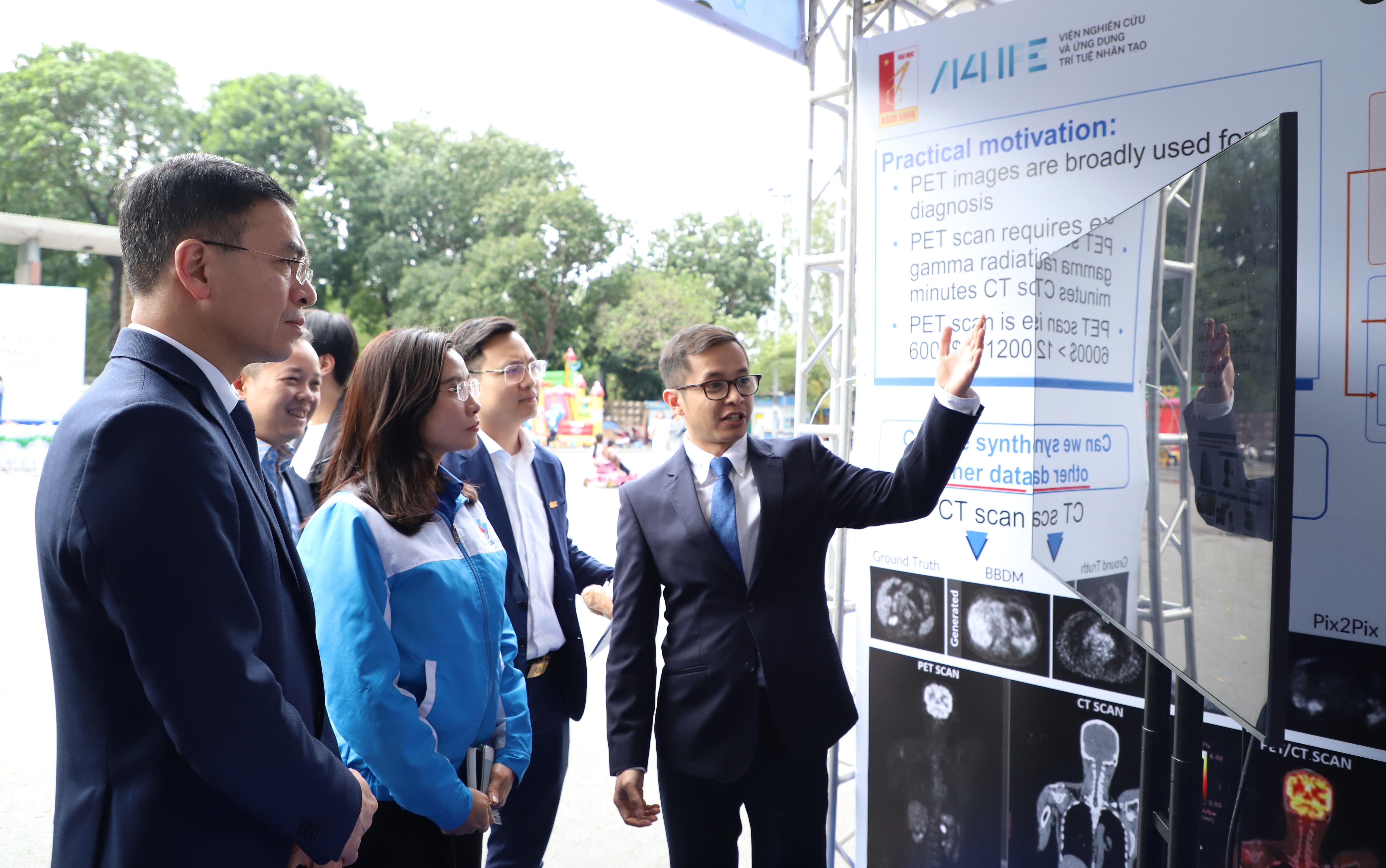 Ứng dụng công nghệ tăng khả năng tiếp cận dịch vụ y tế chất lượng