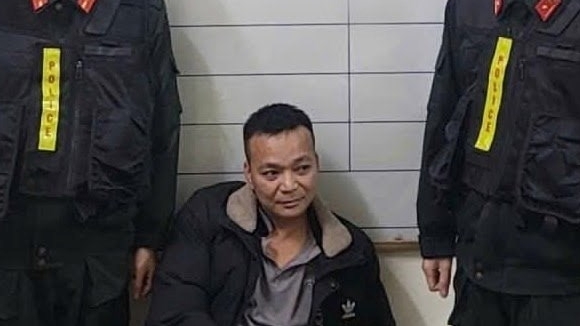 Bắt đối tượng đi xe máy đâm vào Cảnh sát giao thông tại chốt kiểm tra nồng độ cồn