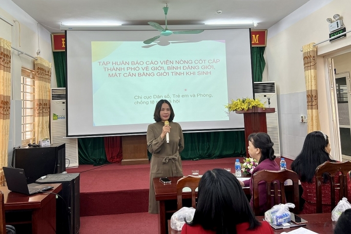 Tăng cường năng lực truyền thông cơ sở trong kiểm soát mất cân bằng giới tính khi sinh Tăng cường năng lực truyền thông cơ sở trong kiểm soát mất cân bằng giới tính khi sinh