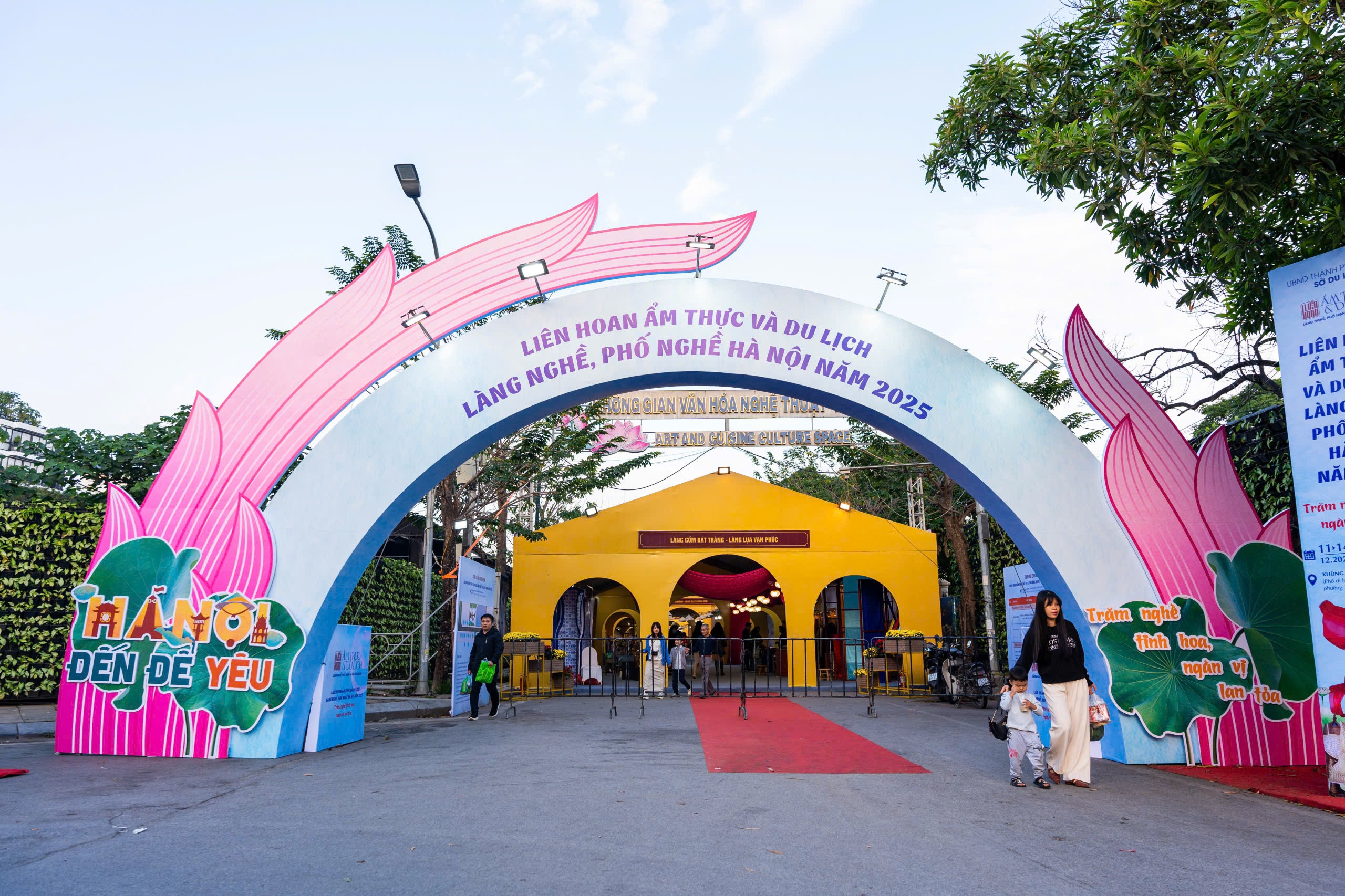 Dấu ấn “tinh hoa Hà thành” tại Liên hoan Ẩm thực và Du lịch làng nghề, phố nghề 2025 Dấu ấn “tinh hoa Hà thành” tại Liên hoan Ẩm thực và Du lịch làng nghề, phố nghề 2025