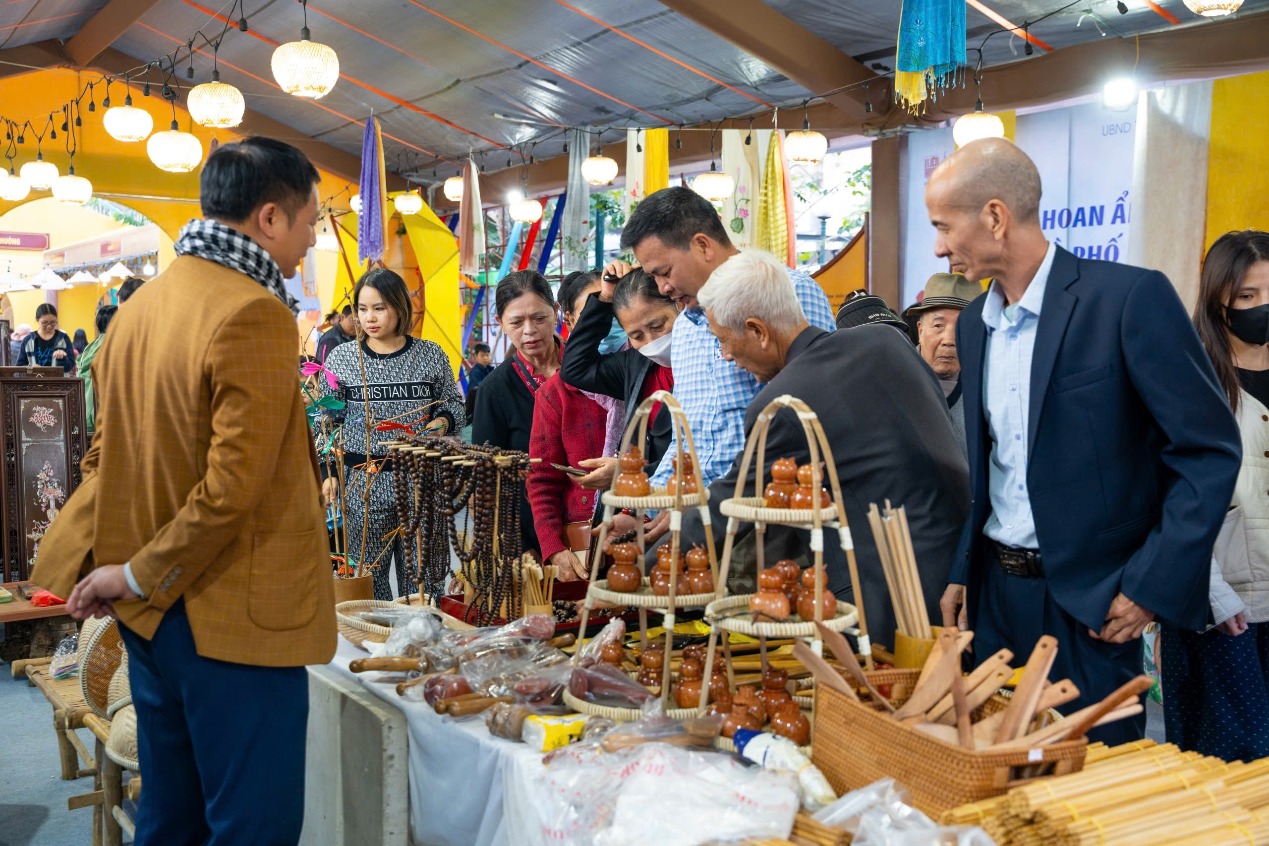 Dấu ấn “tinh hoa Hà thành” tại Liên hoan Ẩm thực và Du lịch làng nghề, phố nghề 2025 Dấu ấn “tinh hoa Hà thành” tại Liên hoan Ẩm thực và Du lịch làng nghề, phố nghề 2025