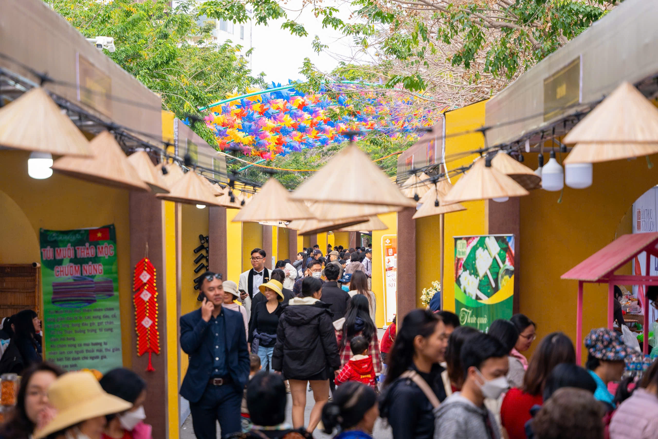 Dấu ấn “tinh hoa Hà thành” tại Liên hoan Ẩm thực và Du lịch làng nghề, phố nghề 2025 Dấu ấn “tinh hoa Hà thành” tại Liên hoan Ẩm thực và Du lịch làng nghề, phố nghề 2025