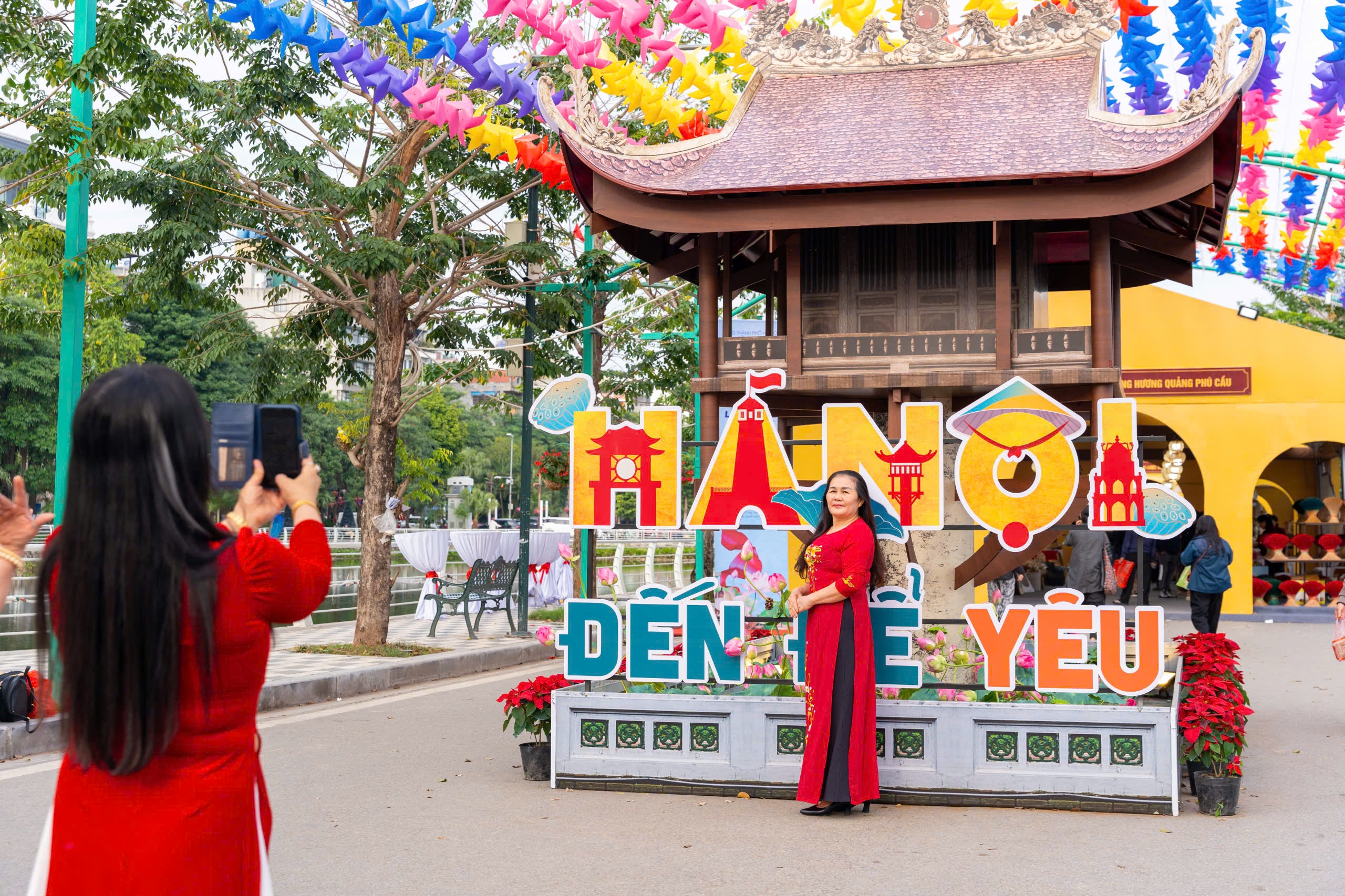 Dấu ấn “tinh hoa Hà thành” tại Liên hoan Ẩm thực và Du lịch làng nghề, phố nghề 2025 Dấu ấn “tinh hoa Hà thành” tại Liên hoan Ẩm thực và Du lịch làng nghề, phố nghề 2025