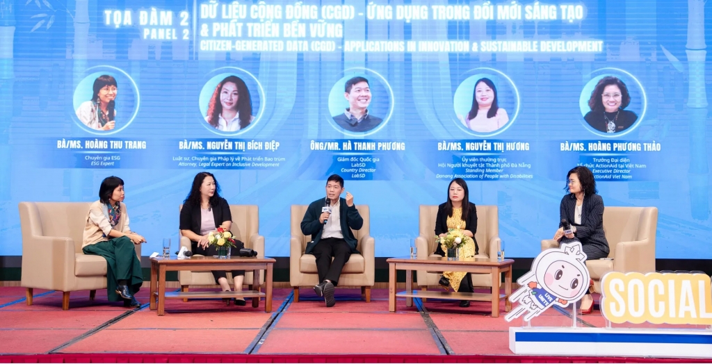 Các chuyên gia bày tỏ quan điểm về Dữ liệu cộng đồng (CGD) - ứng dụng trong đổi mới sáng tạo và phát triển bền vững. Ảnh Thái Phương Các chuyên gia bày tỏ quan điểm về Dữ liệu cộng đồng (CGD) - ứng dụng trong đổi mới sáng tạo và phát triển bền vững. Ảnh Thái Phương