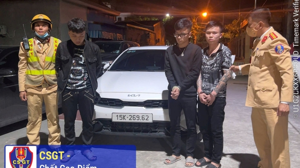 Bí mật phía sau việc xe ô tô bỏ chạy khi gặp chốt kiểm tra nồng độ cồn