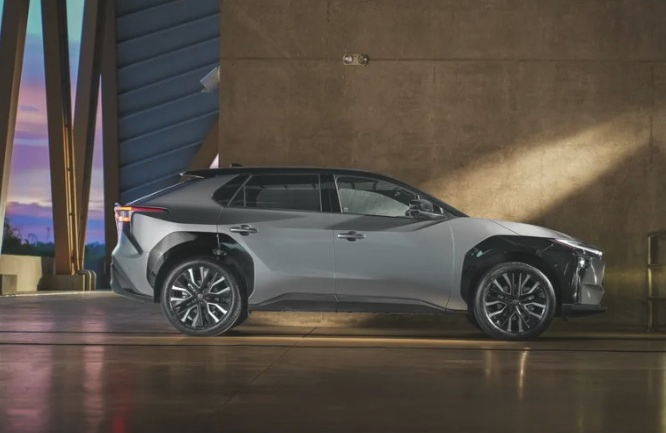 Toyota bZ4X chính thức ra mắt Đông Nam Á: Bước đi chiến lược trong cuộc đua SUV điện Toyota bZ4X chính thức ra mắt Đông Nam Á: Bước đi chiến lược trong cuộc đua SUV điện
