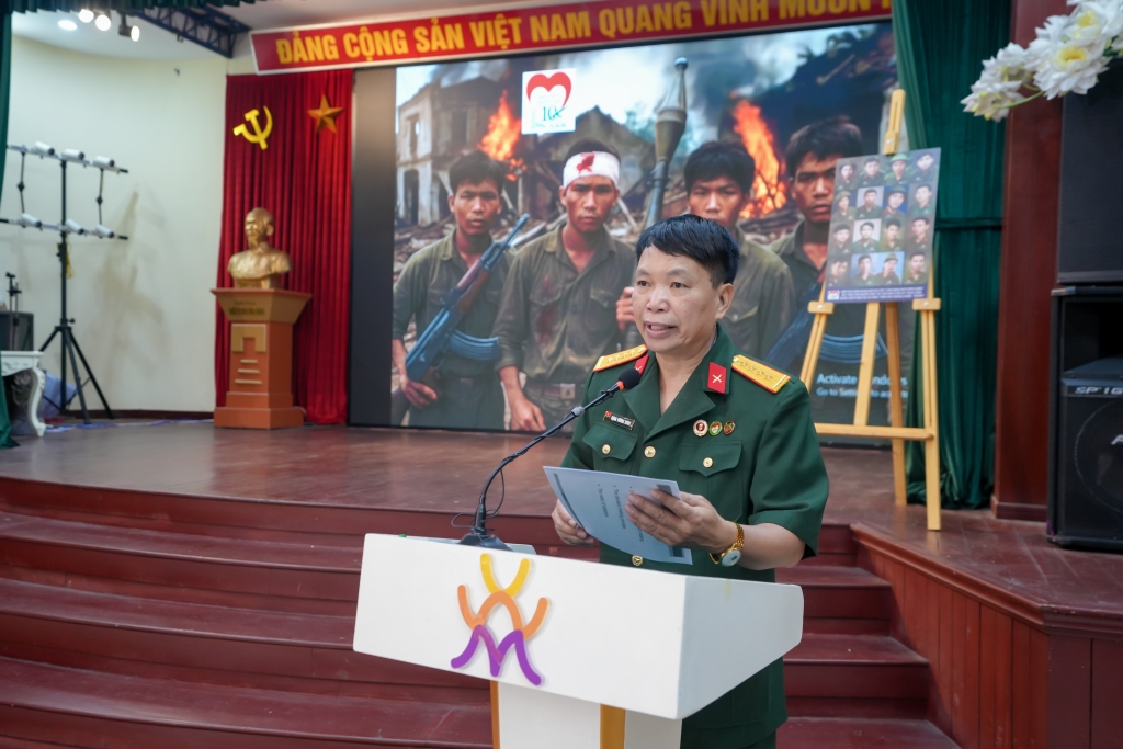 Trao thưởng Cuộc vận động viết và sưu tầm kỷ vật “Tình yêu trong chiến tranh” Trao thưởng Cuộc vận động viết và sưu tầm kỷ vật “Tình yêu trong chiến tranh”