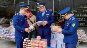 Xử lý hơn 23.000 vụ vi phạm thị trường trong năm 2025, thu nộp gần 372 tỷ đồng