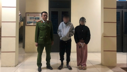 Giúp đỡ cháu bé có biểu hiện lo lắng trong khu dân cư lúc nửa đêm