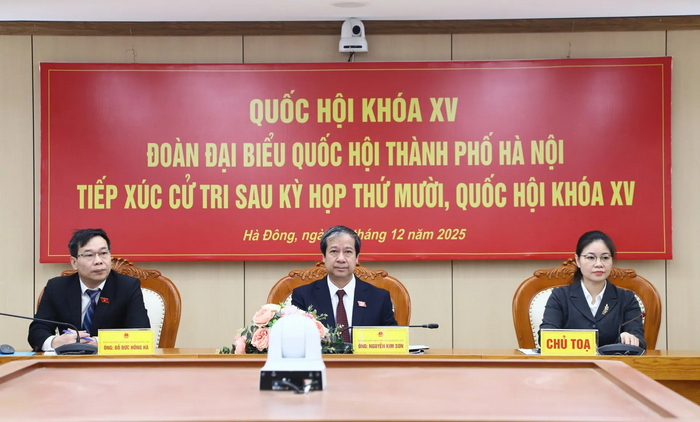 Đại biểu Quốc hội đơn vị bầu cử số 6 TP Hà Nội tiếp xúc cử tri sau Kỳ họp thứ 10 Đại biểu Quốc hội đơn vị bầu cử số 6 TP Hà Nội tiếp xúc cử tri sau Kỳ họp thứ 10