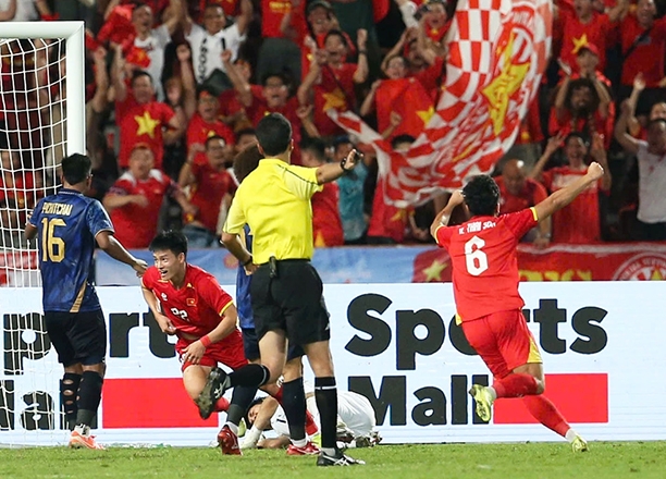 Ngược dòng cảm xúc trước Thái Lan, U22 Việt Nam giành Huy chương Vàng ngay tại Rajamangala Ngược dòng cảm xúc, U22 Việt Nam đánh bại