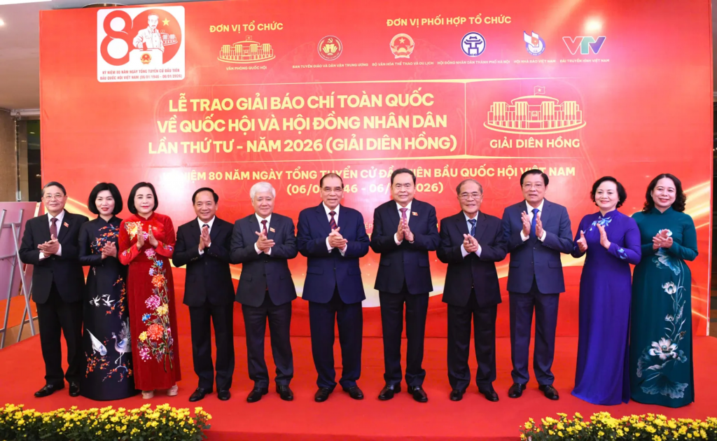 Các đồng chí lãnh đạo Đảng, Nhà nước tại lễ trao giải. Ảnh: Như Ý