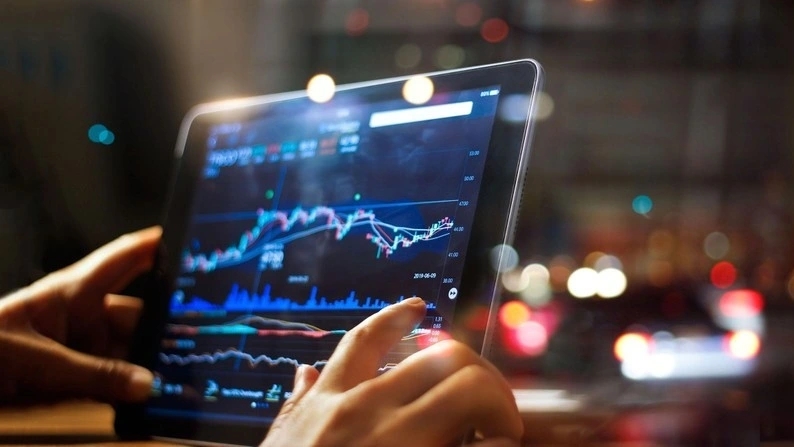 Thị trường chứng khoán ngày 19/12: VN-Index lại vượt 1.700 điểm