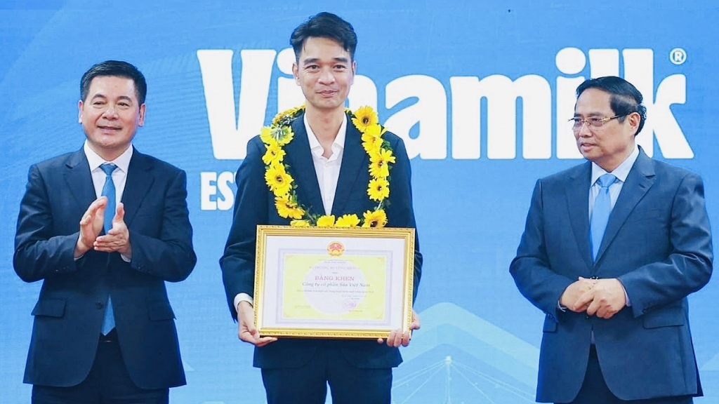 Vinamilk là doanh nghiệp duy nhất trong ngành sữa nhận bằng khen xuất khẩu tiêu biểu của Bộ Công Thương