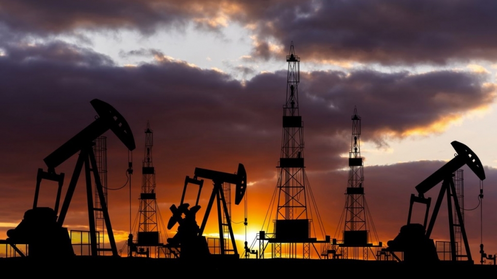 Giá xăng dầu hôm nay 21/12/2025: giá dầu thế giới ghi nhận xu hướng hồi phục nhẹ